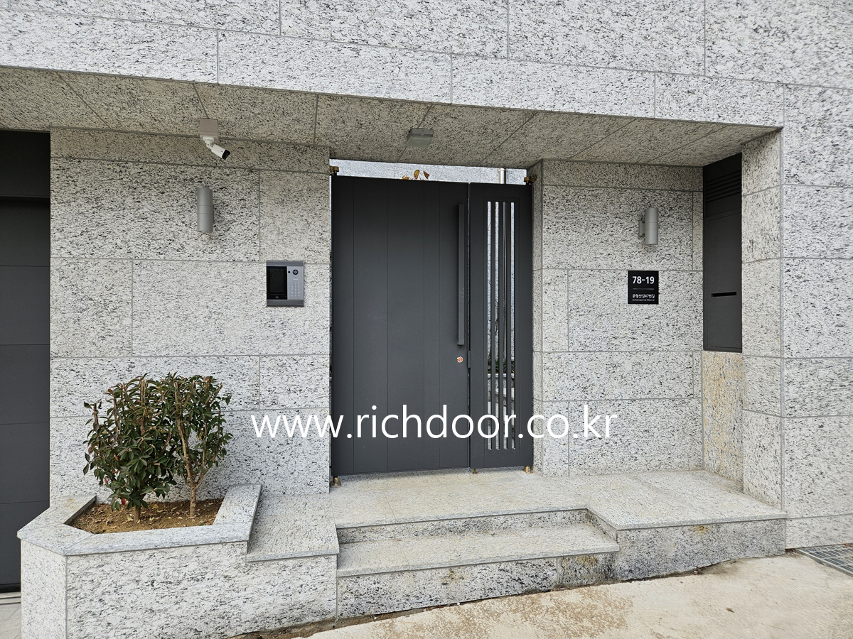 http://www.richdoor.co.kr/user/r/richdoor/editor/2312/057976634c4730bf336375cc88901326_1702461799_4077.jpg 이미지크게보기