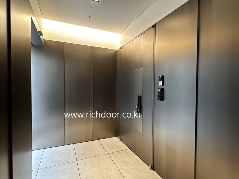 http://www.richdoor.co.kr/user/r/richdoor/editor/2402/8db02b0295951d3271be5aa9f097b678_1707902878_2401.jpg 이미지크게보기