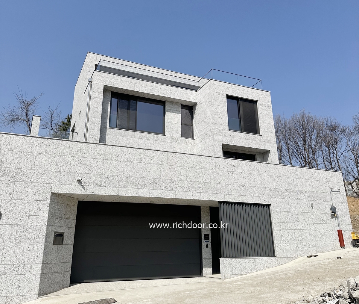 http://www.richdoor.co.kr/user/r/richdoor/editor/2404/c8ef69f3a91c7d030e01894f36dbf487_1712221390_1.jpg 이미지크게보기